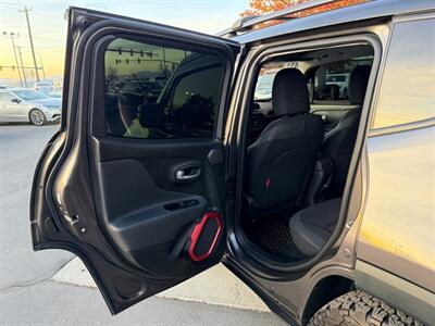 2019 Jeep Renegade Trailhawk   - Photo 7 - North Logan, UT 84341
