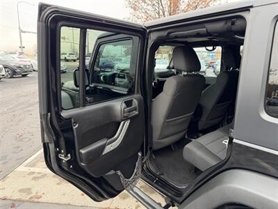 2011 Jeep Wrangler Unlimited Rubicon   - Photo 7 - North Logan, UT 84341