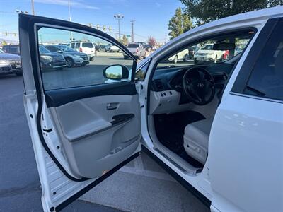 2010 Toyota Venza AWD V6   - Photo 9 - North Logan, UT 84341