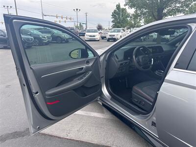 2020 Hyundai SONATA SEL Plus   - Photo 8 - North Logan, UT 84341