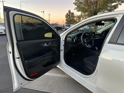 2021 Kia Forte LXS   - Photo 8 - North Logan, UT 84341