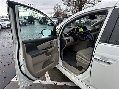 2016 Honda Odyssey Touring   - Photo 11 - North Logan, UT 84341