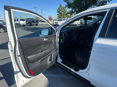 2018 Kia Sportage LX   - Photo 12 - North Logan, UT 84341