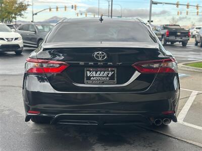 2021 Toyota Camry SE   - Photo 2 - North Logan, UT 84341