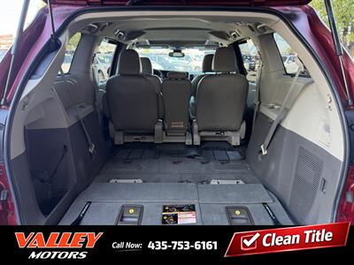 2019 Toyota Sienna XLE 8-Passenger   - Photo 6 - North Logan, UT 84341