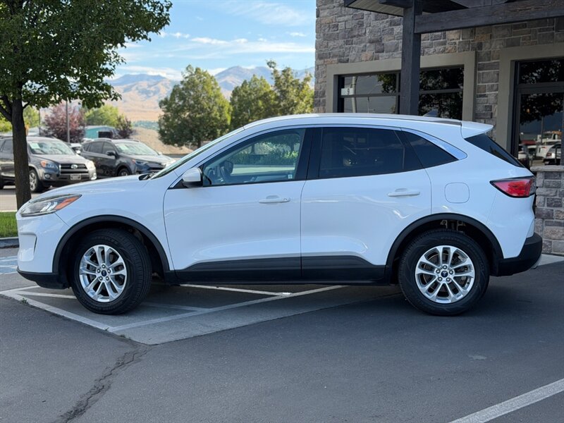 2021 Ford Escape Hybrid SE  