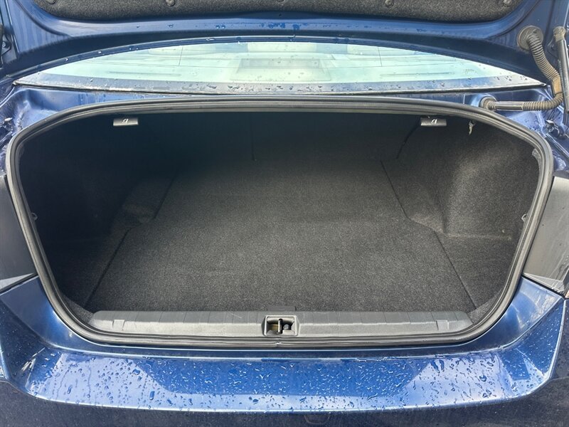 2011 Subaru Legacy 2.5i Premium photo 4