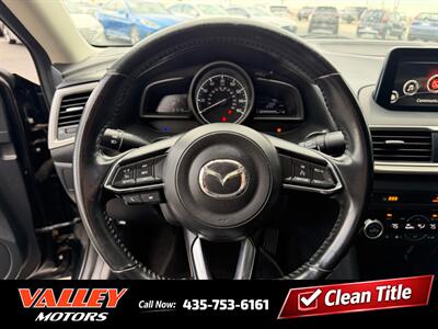 2018 Mazda MAZDA3 Touring   - Photo 11 - North Logan, UT 84341