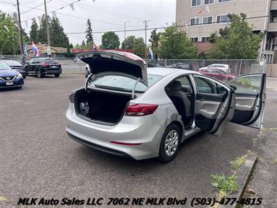 2017 Hyundai ELANTRA SE   - Photo 13 - Portland, OR 97211