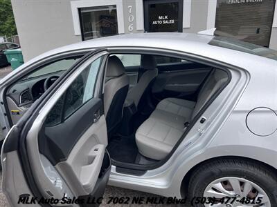 2017 Hyundai ELANTRA SE   - Photo 17 - Portland, OR 97211