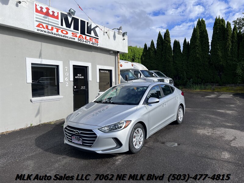 2017 Hyundai ELANTRA SE  