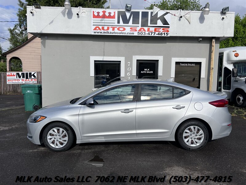 2017 Hyundai ELANTRA SE  