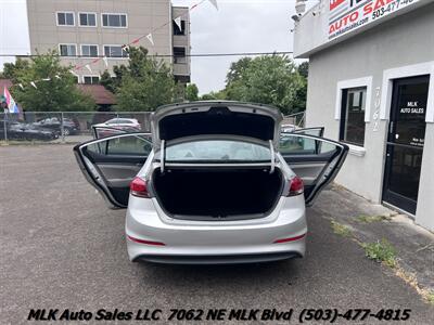 2017 Hyundai ELANTRA SE   - Photo 12 - Portland, OR 97211