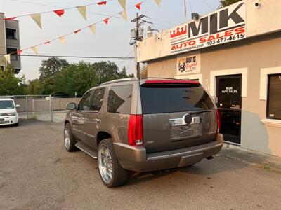 2012 Cadillac Escalade Luxury   - Photo 4 - Portland, OR 97211