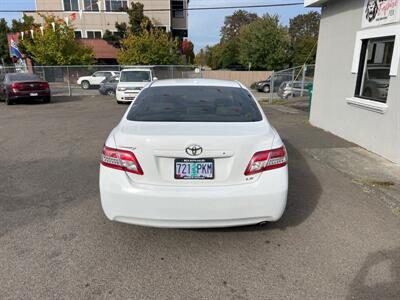 2011 Toyota Camry LE   - Photo 5 - Portland, OR 97211