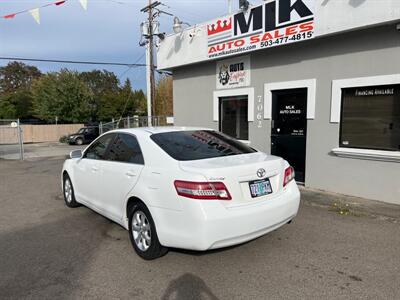 2011 Toyota Camry LE   - Photo 4 - Portland, OR 97211