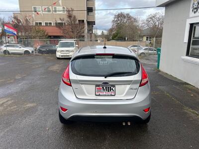 2013 Ford Fiesta SE   - Photo 5 - Portland, OR 97211