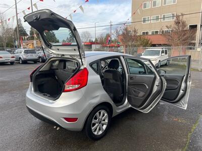 2013 Ford Fiesta SE   - Photo 13 - Portland, OR 97211