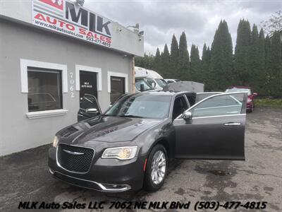 2016 Chrysler 300C - Photo 9 - Portland, OR 97211
