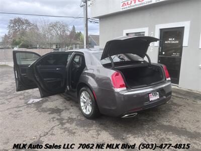 2016 Chrysler 300C - Photo 12 - Portland, OR 97211