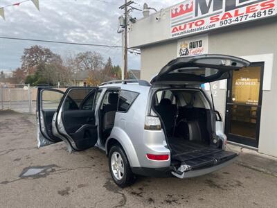 2007 Mitsubishi Outlander LS   - Photo 11 - Portland, OR 97211