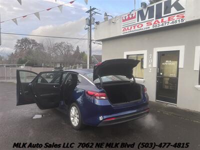 2018 Kia Optima S   - Photo 12 - Portland, OR 97211