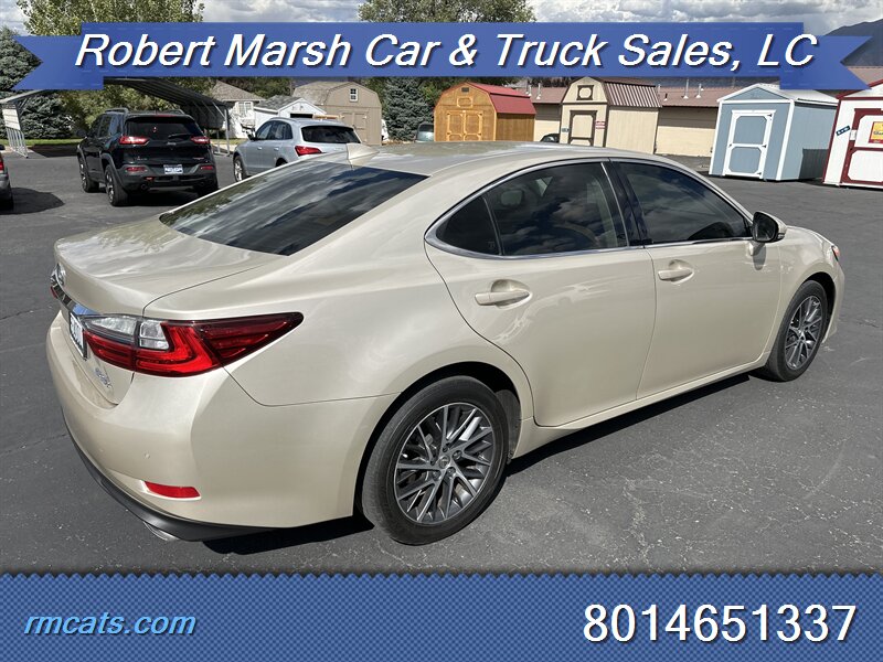 2016 Lexus ES 350 photo 4