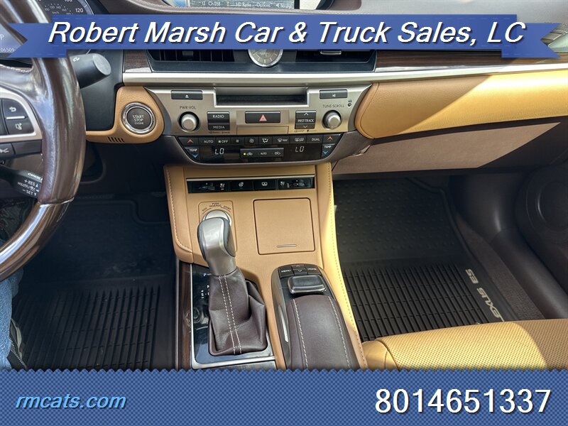2016 Lexus ES 350 photo 10