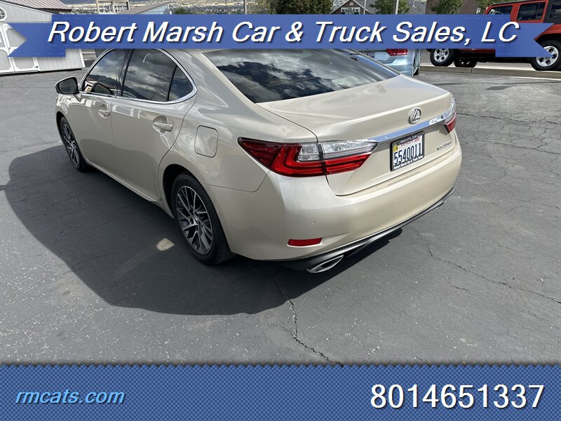 2016 Lexus ES 350 photo 2