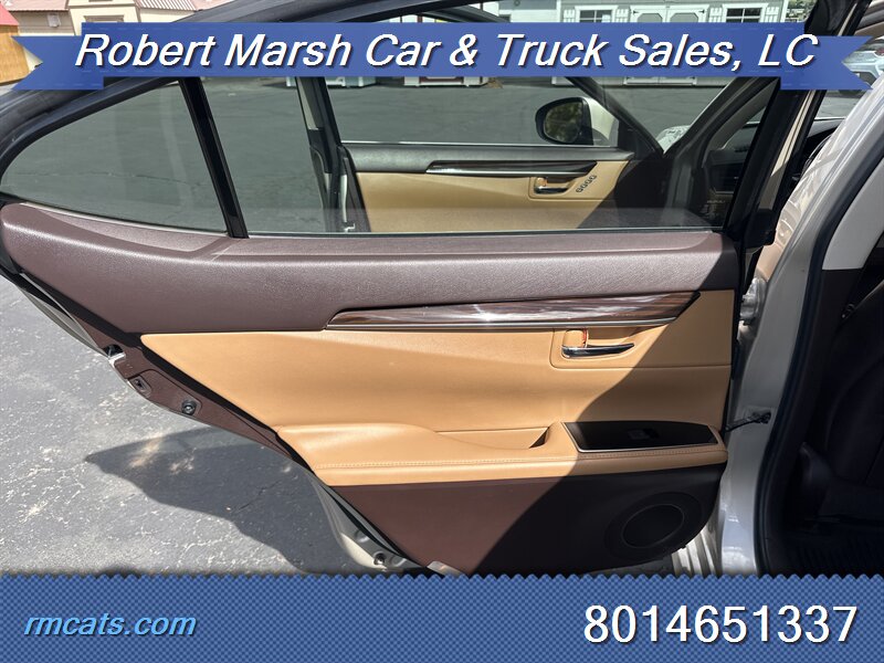 2016 Lexus ES 350 photo 12