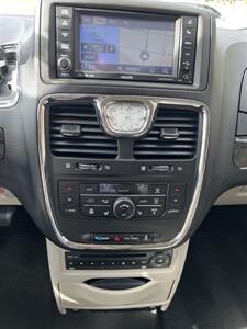 2011 Chrysler Town & Country Limited   - Photo 19 - Payson, UT 84651