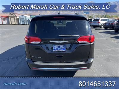 2017 Chrysler Pacifica Touring-L   - Photo 4 - Payson, UT 84651
