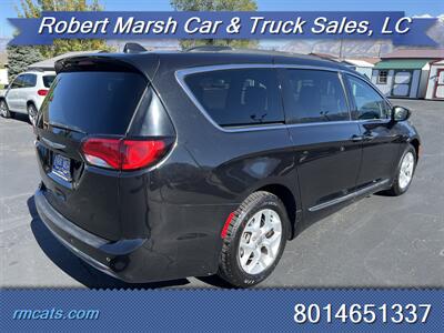 2017 Chrysler Pacifica Touring-L   - Photo 5 - Payson, UT 84651