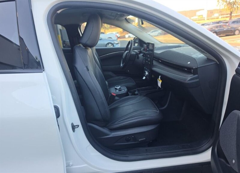 2024 Ford Mustang Mach-E Premium - Photo 7 - Tempe, AZ 85282