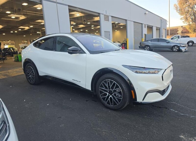 2024 Ford Mustang Mach-E Premium - Photo 3 - Tempe, AZ 85282