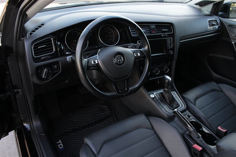 2015 Volkswagen Golf SportWagen SEL   - Photo 11 - Tempe, AZ 85282