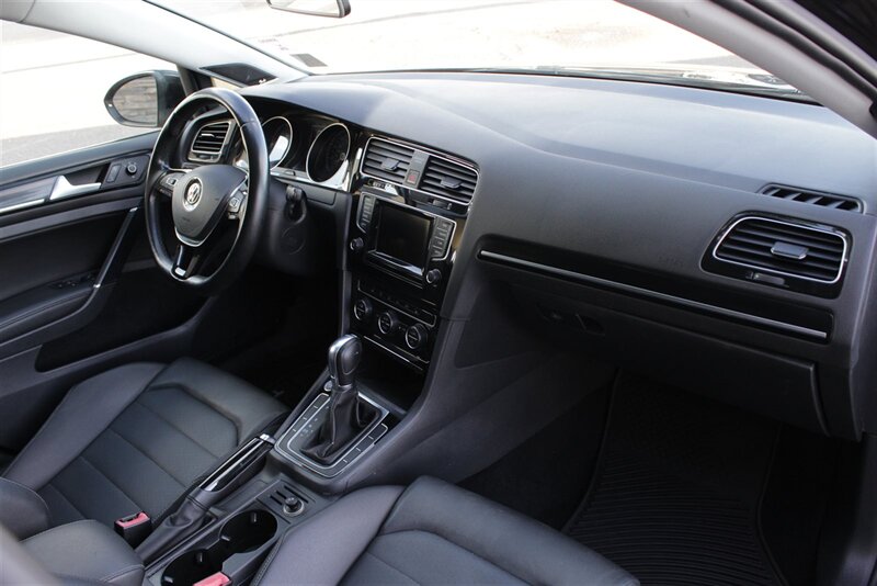 2015 Volkswagen Golf SportWagen SEL   - Photo 17 - Tempe, AZ 85282