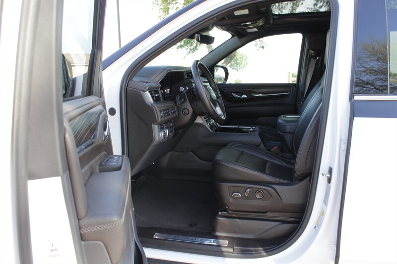 2024 GMC Yukon XL Denali - Photo 13