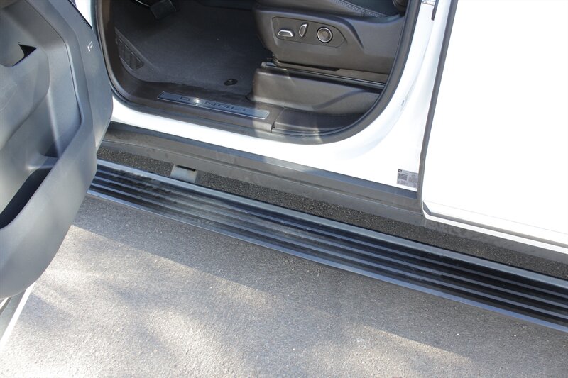 2024 GMC Yukon XL Denali - Photo 12