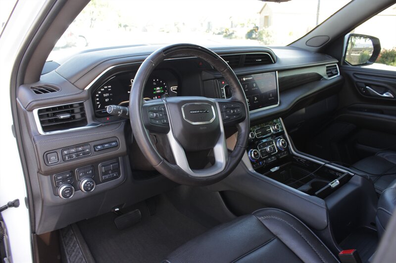 2024 GMC Yukon XL Denali - Photo 14