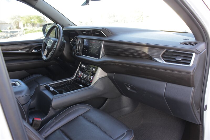 2024 GMC Yukon XL Denali - Photo 32