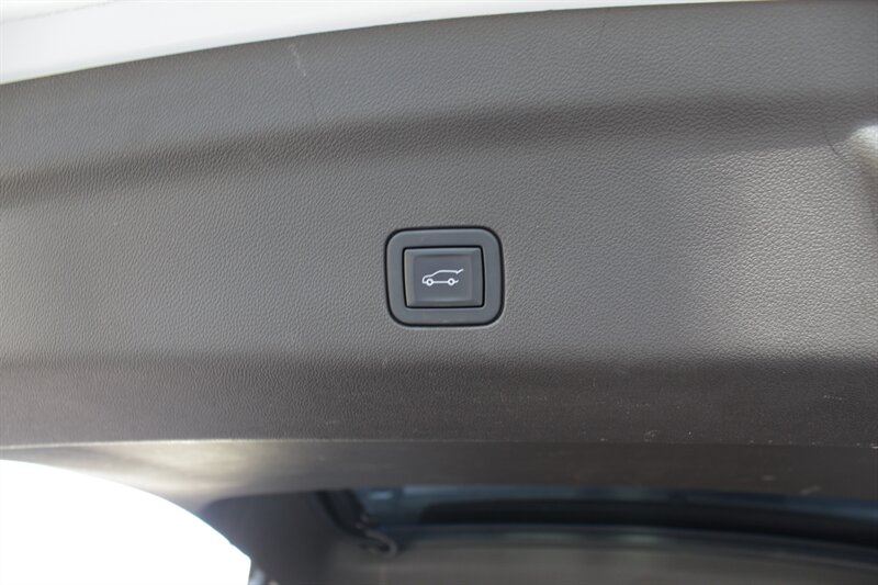 2024 GMC Yukon XL Denali - Photo 28