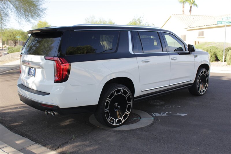 2024 GMC Yukon XL Denali - Photo 36