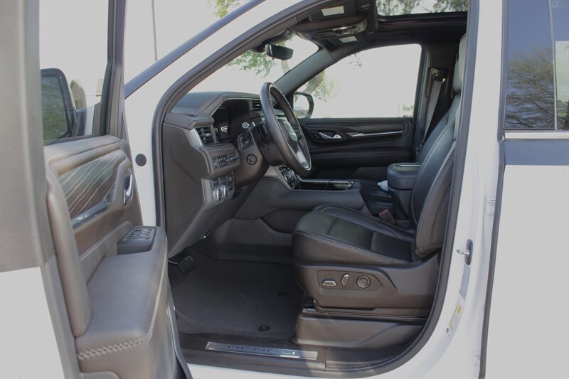 2024 GMC Yukon XL Denali - Photo 11