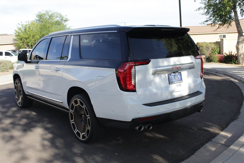 2024 GMC Yukon XL Denali - Photo 8