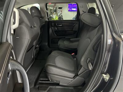 2017 Chevrolet Traverse LT 4DR SUV w/1LT   - Photo 19 - Hamilton, OH 45015
