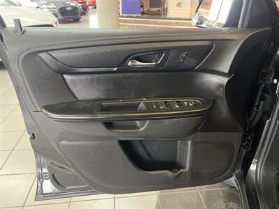 2017 Chevrolet Traverse LT 4DR SUV w/1LT   - Photo 18 - Hamilton, OH 45015