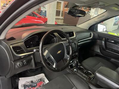2017 Chevrolet Traverse LT 4DR SUV w/1LT   - Photo 11 - Hamilton, OH 45015