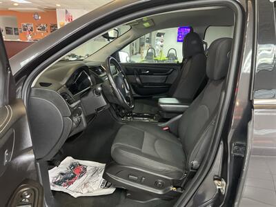 2017 Chevrolet Traverse LT 4DR SUV w/1LT   - Photo 9 - Hamilton, OH 45015
