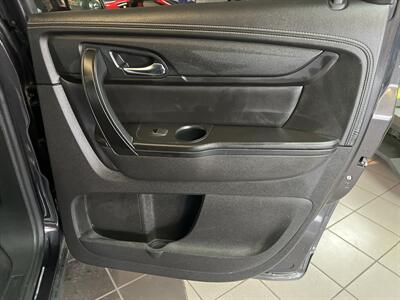 2017 Chevrolet Traverse LT 4DR SUV w/1LT   - Photo 24 - Hamilton, OH 45015